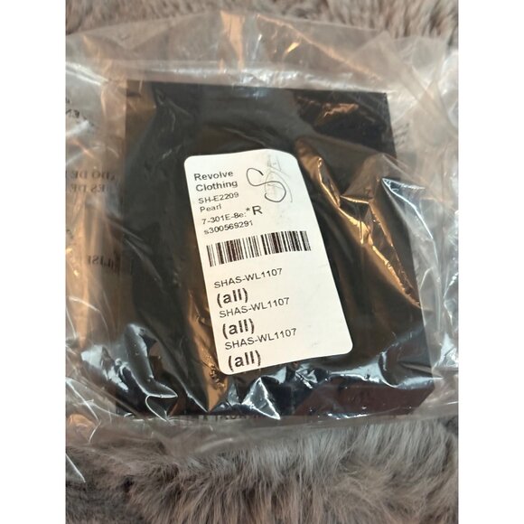 SHASHI Linnea Pearl Drop Earring in Pearl One Size New Womens Dangle - Picture 6 of 11